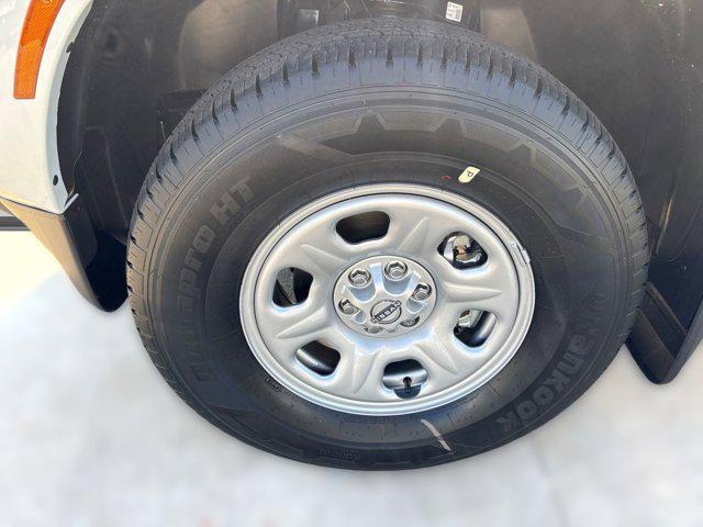 Photo of 2026 Glacier White Nissan Frontier