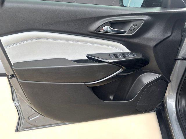 Photo of 2024 Sterling Gray Metallic Chevrolet Trax