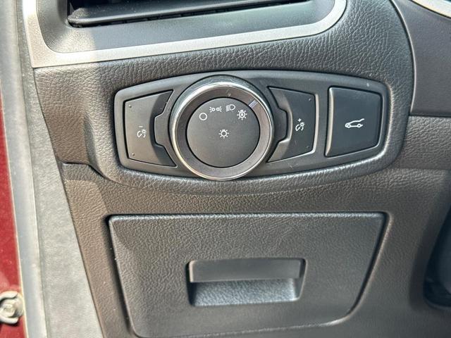 Photo of 2017 Burgundy Velvet Metallic Tinted Clearcoat Ford Edge