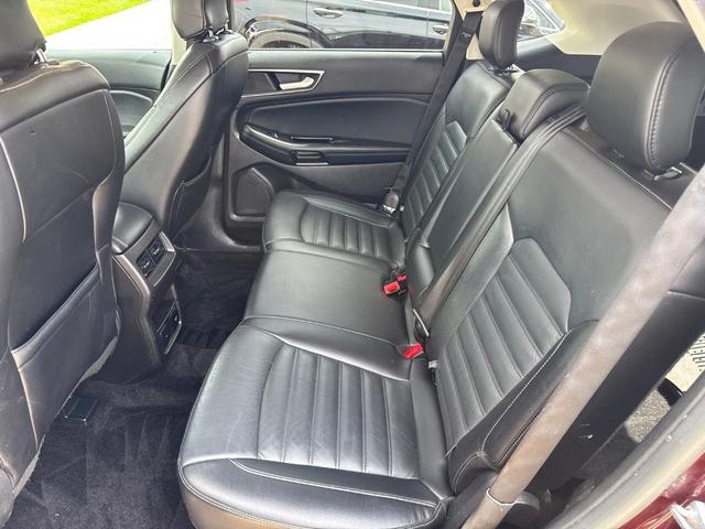 Photo of 2017 Burgundy Velvet Metallic Tinted Clearcoat Ford Edge