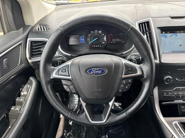 Photo of 2017 Burgundy Velvet Metallic Tinted Clearcoat Ford Edge