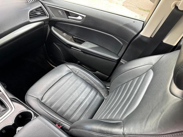 Photo of 2017 Burgundy Velvet Metallic Tinted Clearcoat Ford Edge