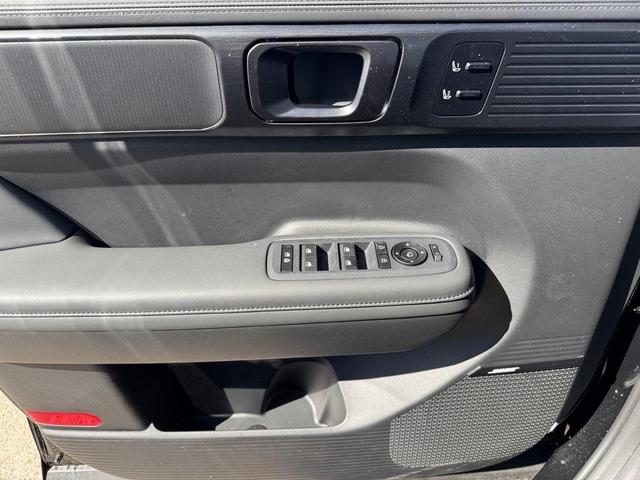 Photo of 2025 Phantom Black Hyundai SANTA FE HEV