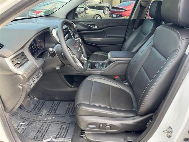 Photo of 2023 Summit White GMC Acadia