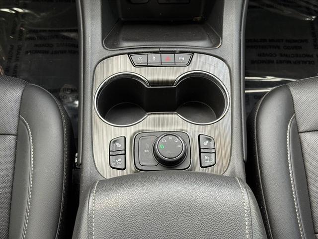 Photo of 2023 Summit White GMC Acadia
