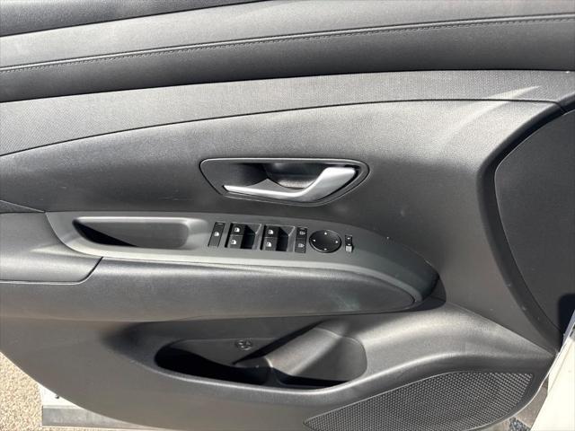 Photo of 2025 Serenity White Pearl Hyundai TUCSON