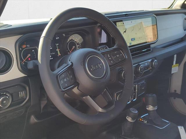 Photo of 2025 Bright White Clearcoat Jeep Wrangler