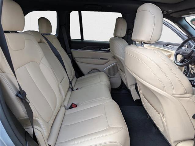 Photo of 2023 Silver Zynith Jeep Grand Cherokee 4xe