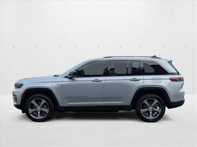 Photo of 2023 Silver Zynith Jeep Grand Cherokee 4xe