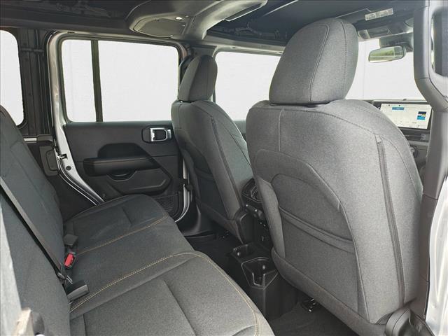 Photo of 2024 Silver Zynith Clearcoat Jeep Wrangler