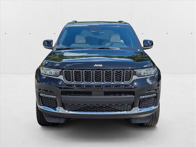 Photo of 2025 Diamond Black Crystal Pearlcoat Jeep Grand Cherokee L
