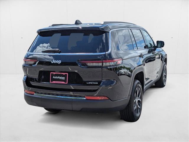 Photo of 2025 Diamond Black Crystal Pearlcoat Jeep Grand Cherokee L