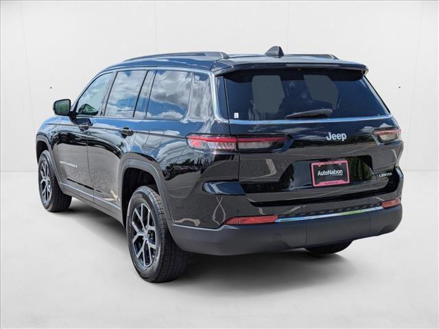 Photo of 2025 Diamond Black Crystal Pearlcoat Jeep Grand Cherokee L