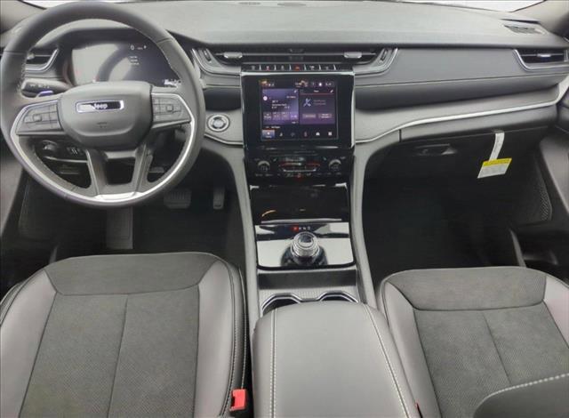 Photo of 2025 Bright White Clearcoat Jeep Grand Cherokee L