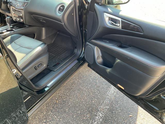 Photo of 2019 Midnight Pine Metallic Nissan Pathfinder