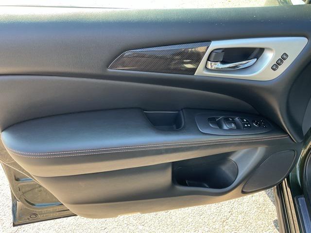 Photo of 2019 Midnight Pine Metallic Nissan Pathfinder