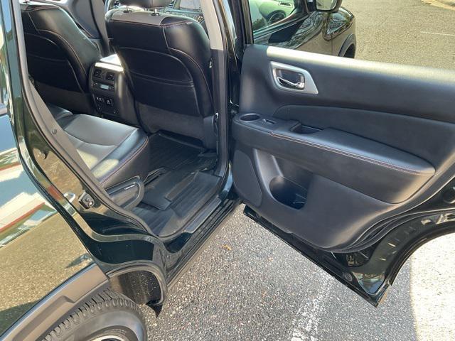 Photo of 2019 Midnight Pine Metallic Nissan Pathfinder