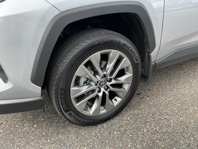 Photo of 2022 Silver Sky Metallic Toyota RAV4