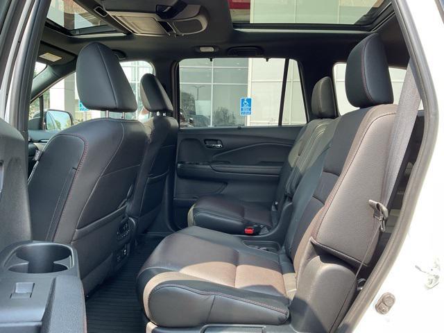 Photo of 2022 Platinum White Pearl Honda Pilot