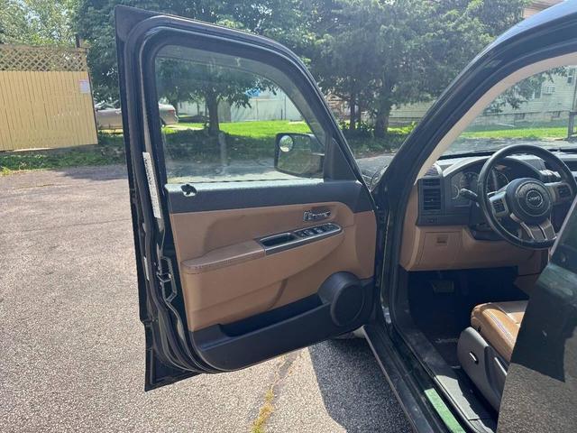 Photo of 2011 Natural Green Pearlcoat Jeep Liberty