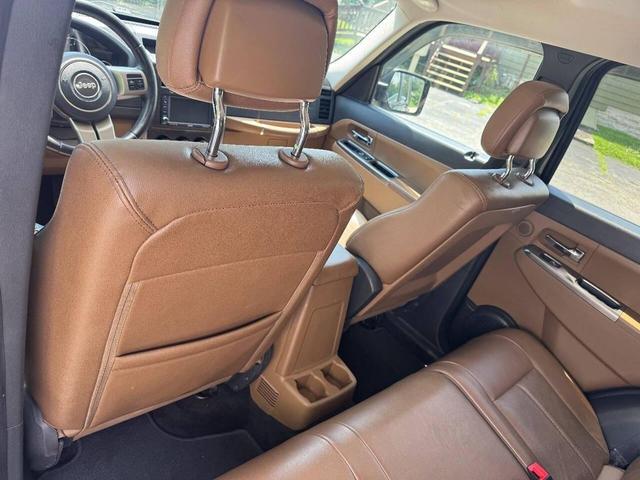 Photo of 2011 Natural Green Pearlcoat Jeep Liberty