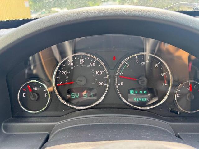Photo of 2011 Natural Green Pearlcoat Jeep Liberty