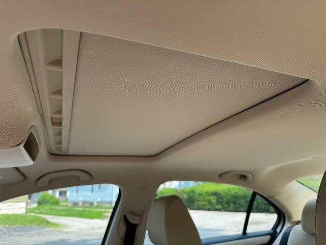 Photo of 2012 Reflex Silver Metallic Volkswagen Jetta