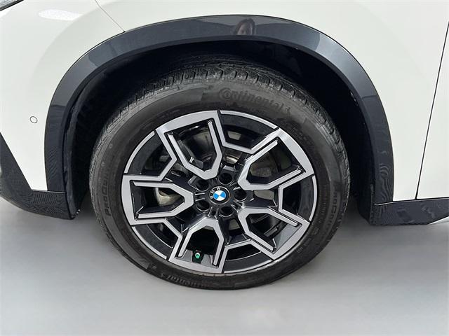 Photo of 2025 Alpine White BMW X1