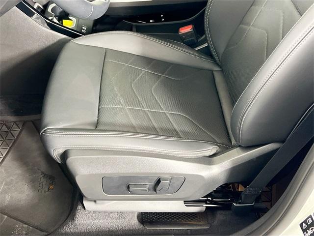 Photo of 2025 Alpine White BMW X1