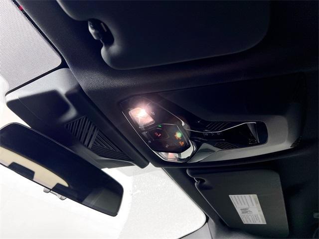Photo of 2025 Alpine White BMW X1