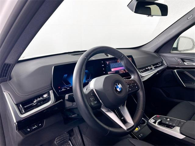 Photo of 2025 Alpine White BMW X1