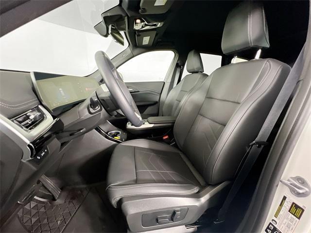 Photo of 2025 Alpine White BMW X1