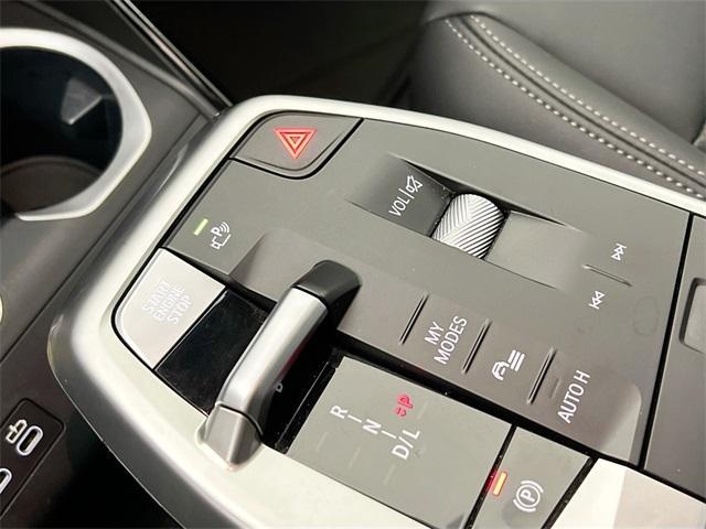 Photo of 2025 Alpine White BMW X1