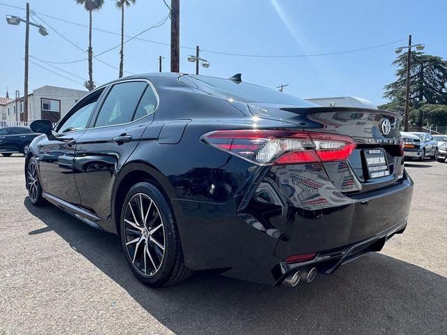 Photo of 2021 Black Toyota Camry