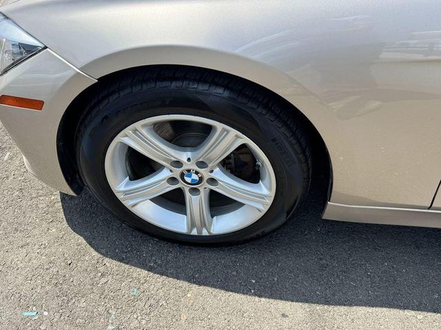 Photo of 2015 Gold BMW 320