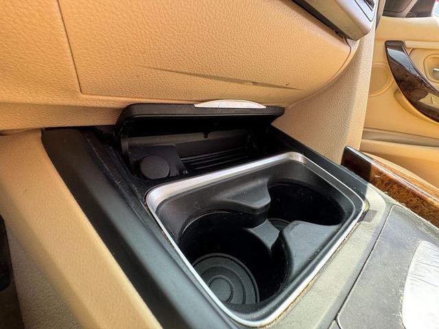 Photo of 2015 Gold BMW 320