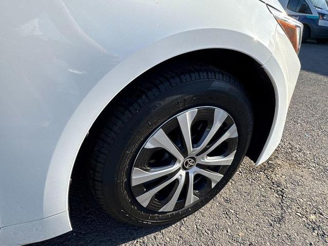 Photo of 2022 White Toyota Corolla Hybrid