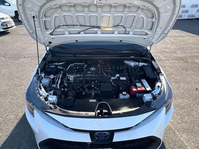 Photo of 2022 White Toyota Corolla Hybrid