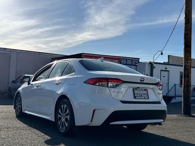 Photo of 2022 White Toyota Corolla Hybrid