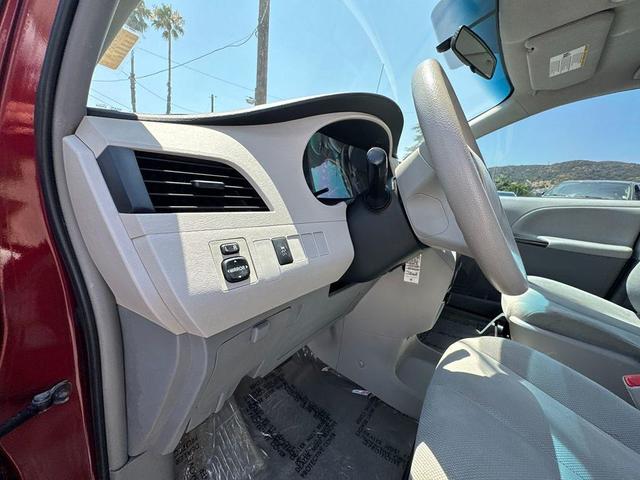 Photo of 2013 Salsa Red Pearl Toyota Sienna