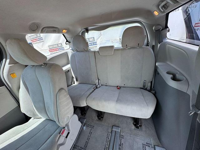 Photo of 2013 Salsa Red Pearl Toyota Sienna