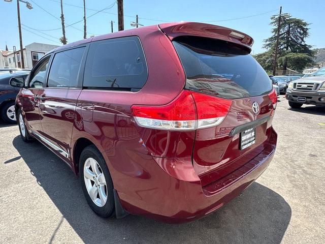 Photo of 2013 Salsa Red Pearl Toyota Sienna