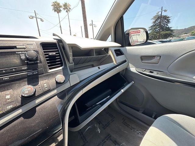 Photo of 2013 Salsa Red Pearl Toyota Sienna