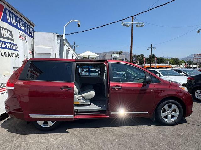 Photo of 2013 Salsa Red Pearl Toyota Sienna
