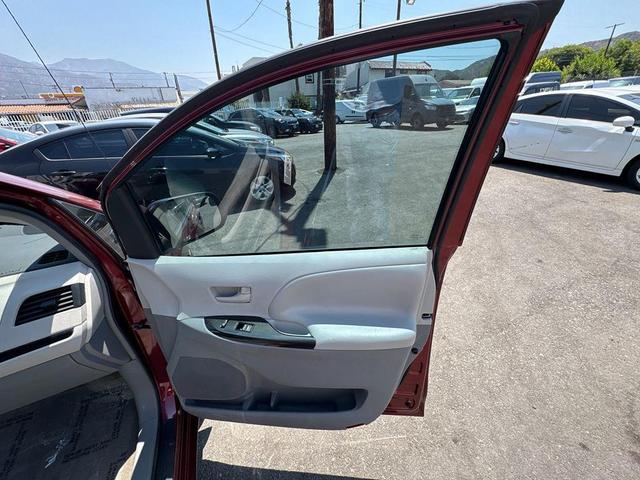 Photo of 2013 Salsa Red Pearl Toyota Sienna