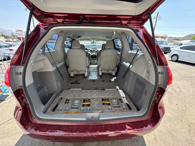 Photo of 2013 Salsa Red Pearl Toyota Sienna