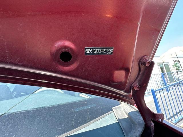 Photo of 2013 Salsa Red Pearl Toyota Sienna