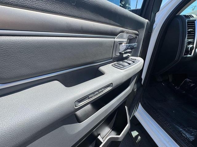 Photo of 2016 Bright White Clearcoat RAM 1500