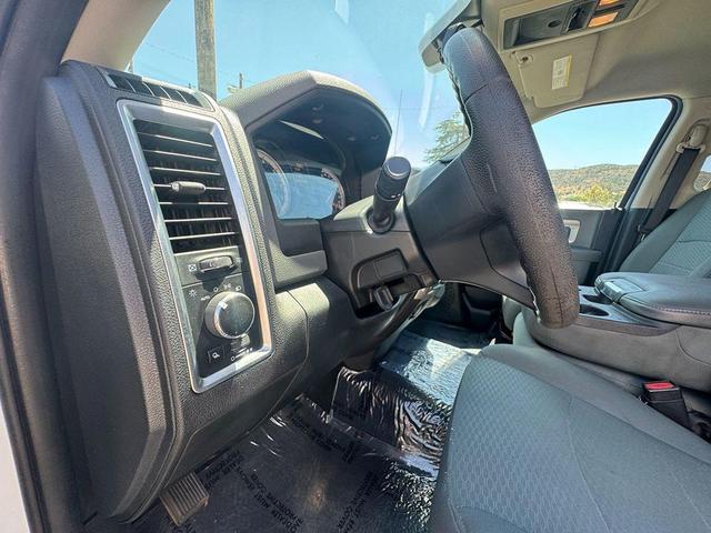 Photo of 2016 Bright White Clearcoat RAM 1500