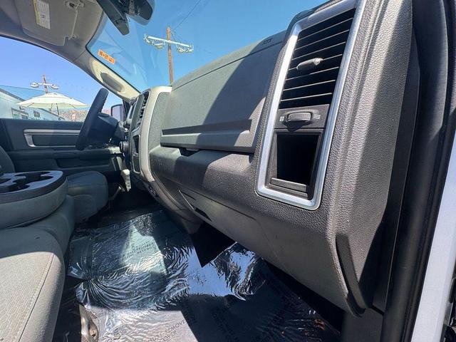 Photo of 2016 Bright White Clearcoat RAM 1500